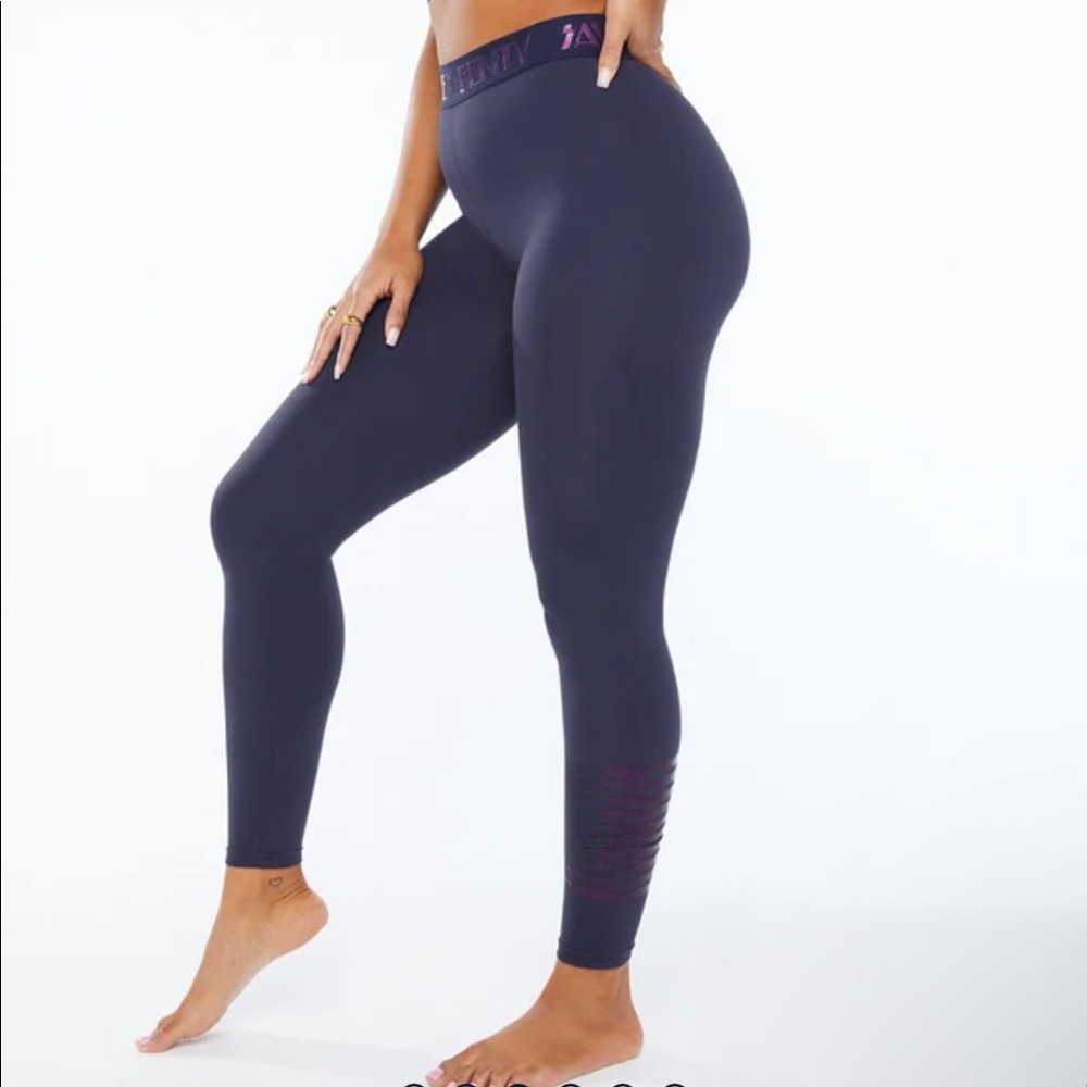 NWT Savage X Fenty Leggings